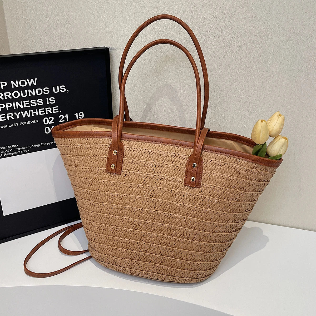 Single-Shoulder Bag, Forest-Style Straw Woven Bag for Women, Beach Vacation Woven Beach Bag, Summer Handmade Bag, New Style to Match with Skirts, Large Tote Bag for Commuting, Work, and Travel